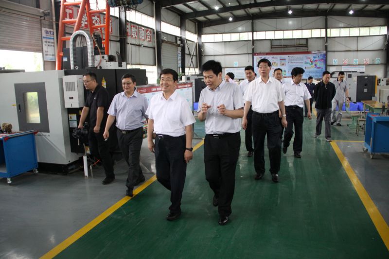 中央統(tǒng)戰(zhàn)部副部長(zhǎng)、國(guó)家民委主任、黨組書記巴特爾、省委常委、統(tǒng)戰(zhàn)部部長(zhǎng)崔保華，州委書記林書成，州委副書記、州長(zhǎng)羅涼清、中央統(tǒng)戰(zhàn)部七局局長(zhǎng)沈陽，國(guó)家民委辦公廳主任張京澤、研究室主任石玉鋼，省委統(tǒng)戰(zhàn)部副部長(zhǎng)、省民宗委主任姚斌參加調(diào)研 (3).JPG