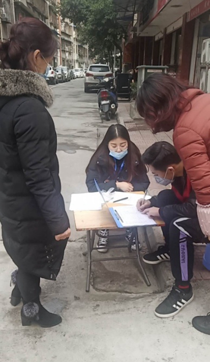 在主要街路做好排查登記、引導(dǎo)、宣傳等工作。_副本.jpg
